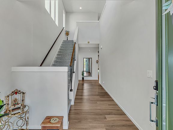 4th image of 22927 Poplar Ave