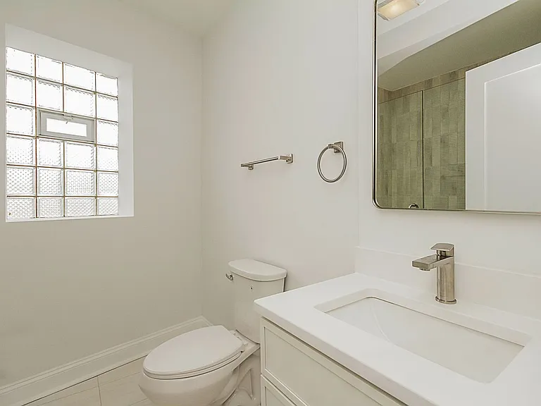 37 SQUARE APARTMENTS — Photo 16