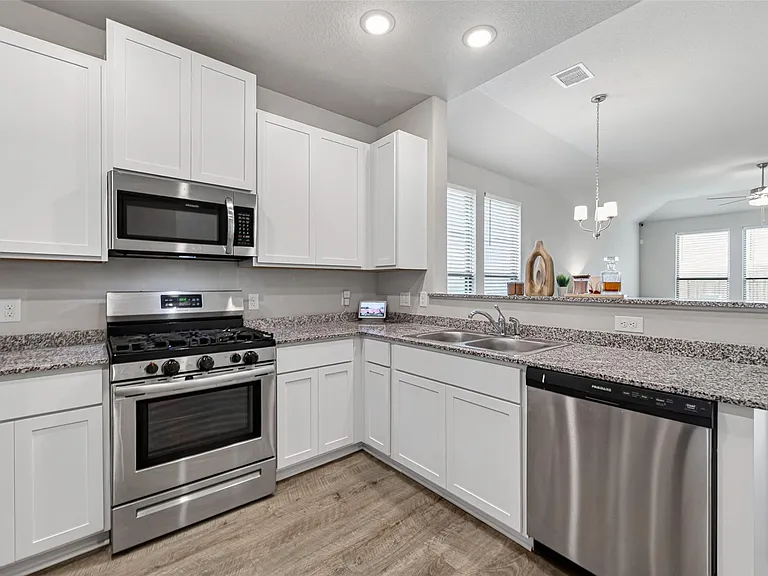 8006 Barret Travis Ct — Photo 11