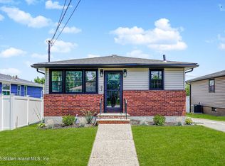 97 Preston Ave, Staten Island, NY 10312