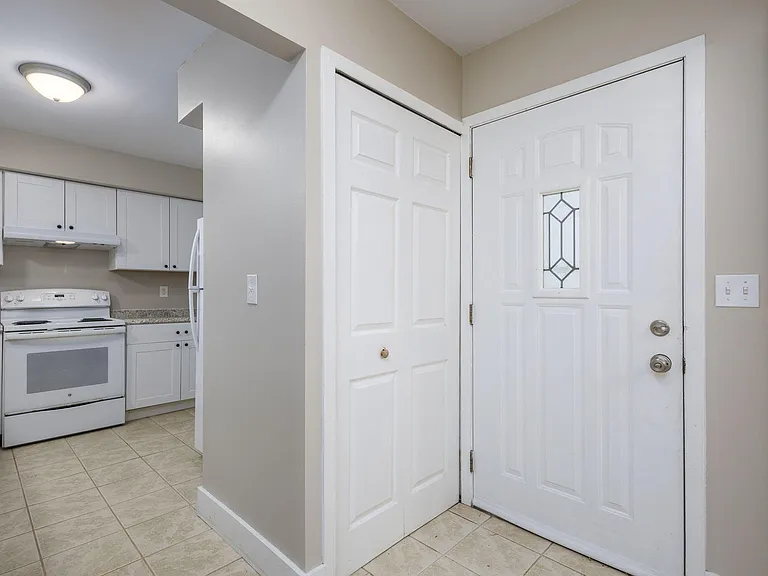 5842 Niles St #5844 — Photo 2