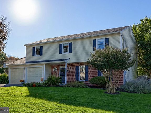 2nd image of 4160 Abbey Ln