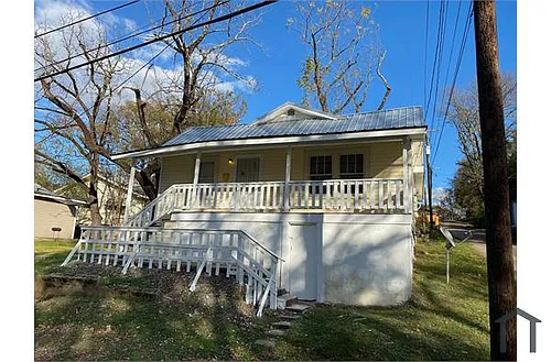 913 Green St Photo 1