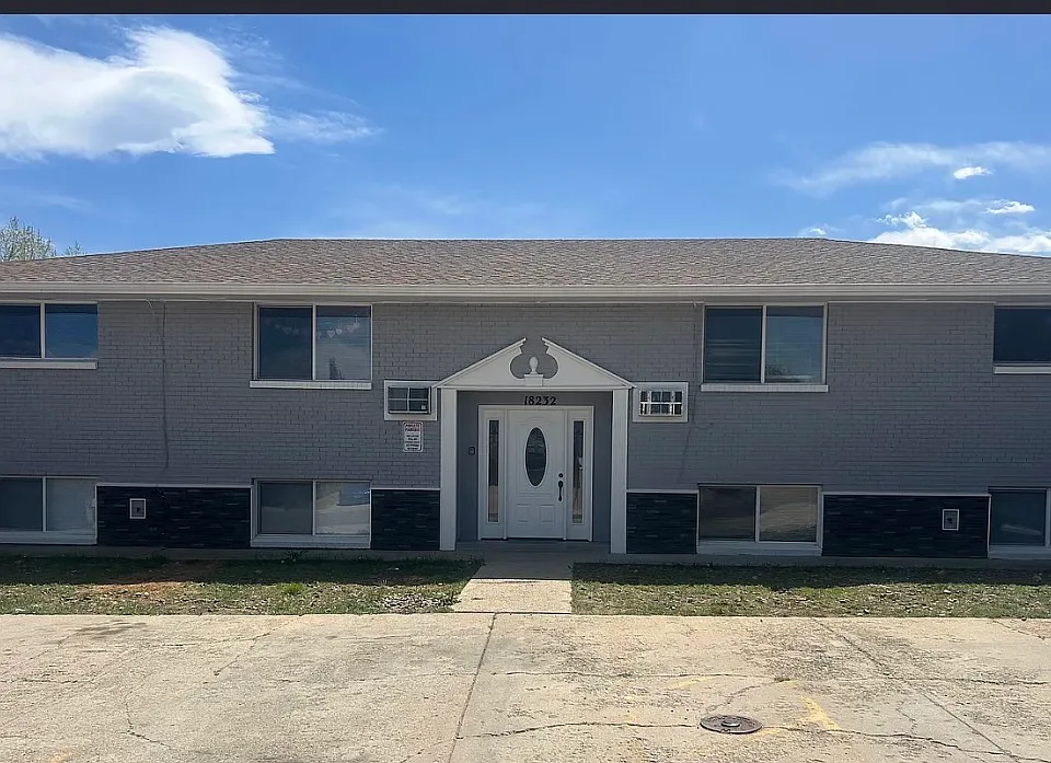 18232 W 3rd Pl #2-4