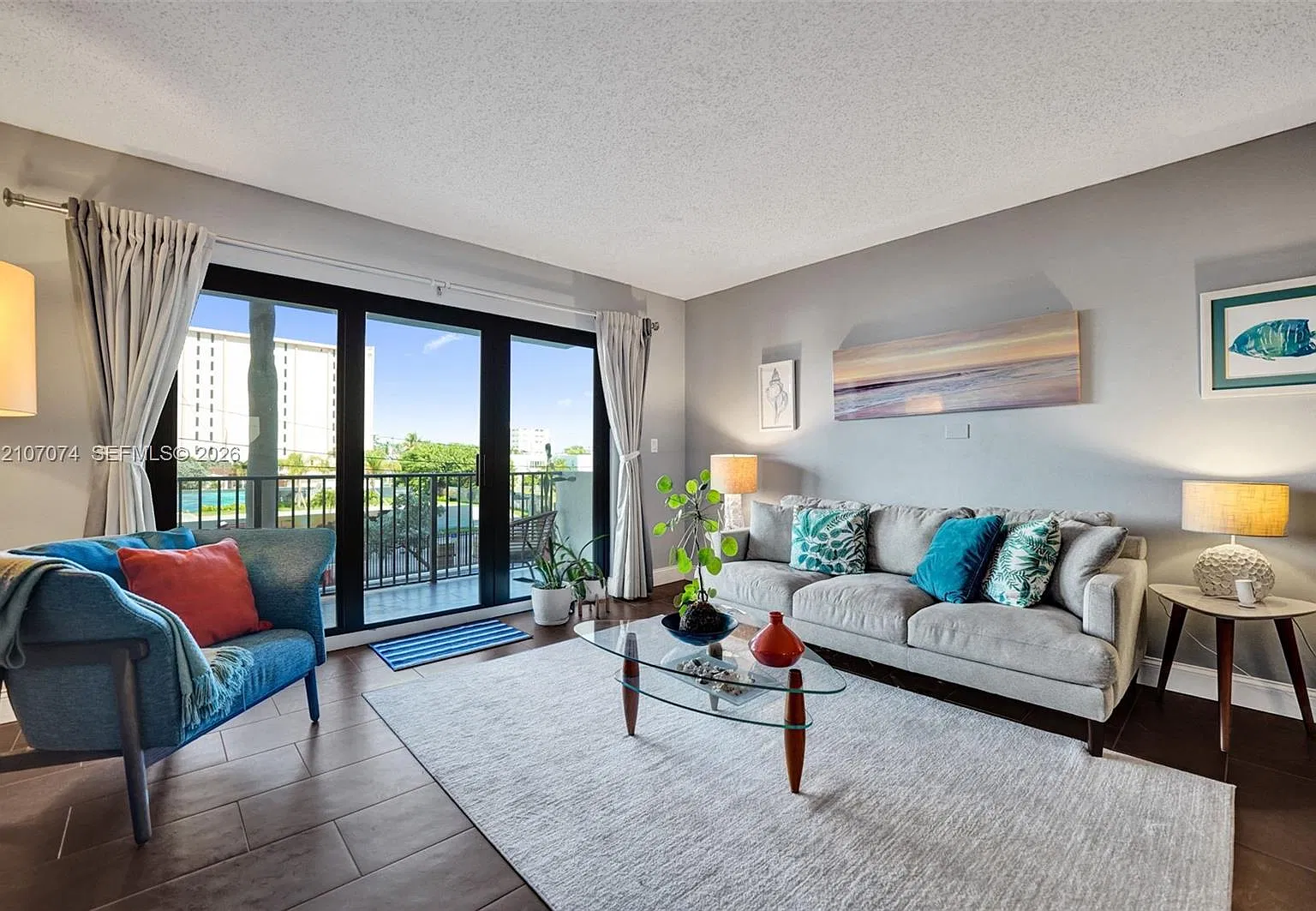 Summit Condo — Photo 1