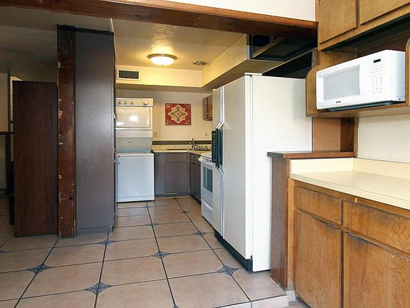 4th image of 1705 S Jones Blvd APT F16