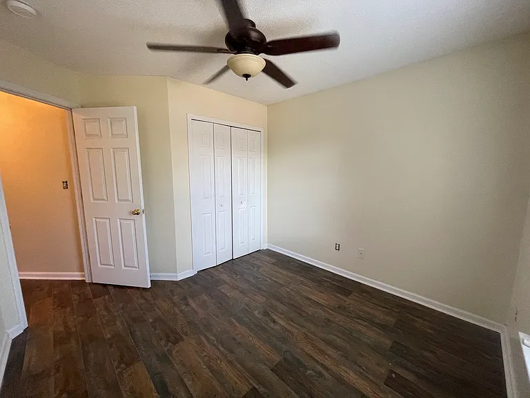 511 N Waters Edge Dr — Photo 13