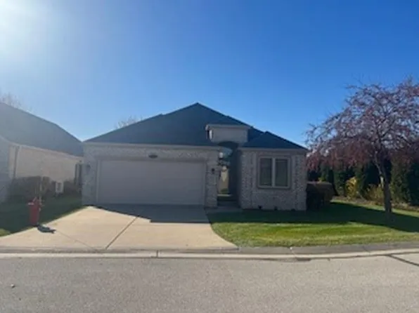 502 North LANGLADE COURT #33, Green Bay, WI 54301