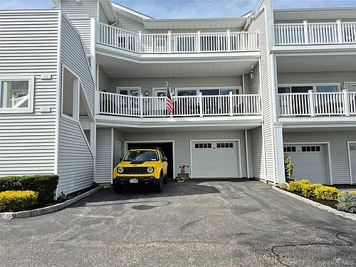 44 Fox Hill Dr Photo 1