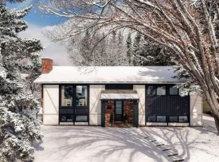 2416 S Palliser Dr SW, Calgary, AB T2V3S7