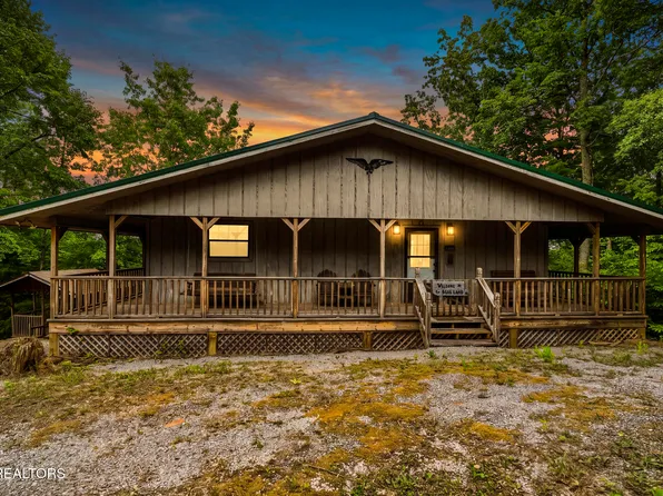 1889 Natures Ln, Sevierville, TN 37862