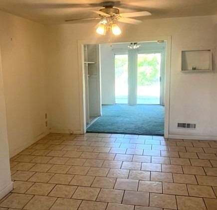 3rd image of 220 S Lee Ave