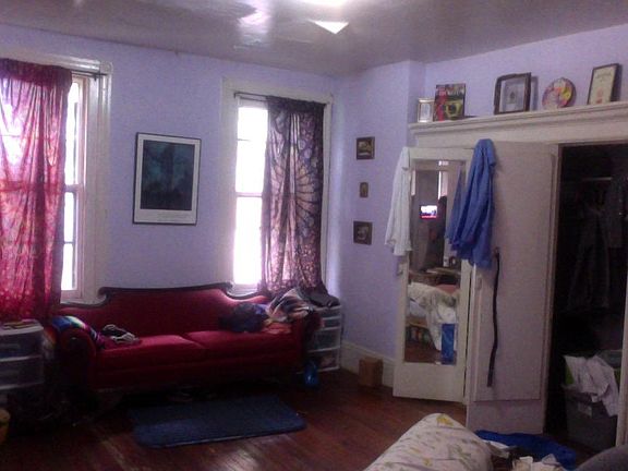 4th image of 906 S Farragut St #2