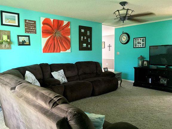 3rd image of 608 S Hill Dr