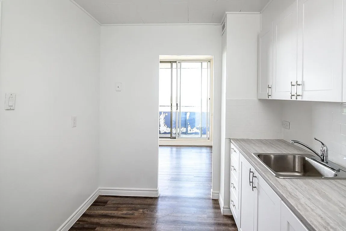 Tremont Apartments — Photo 1