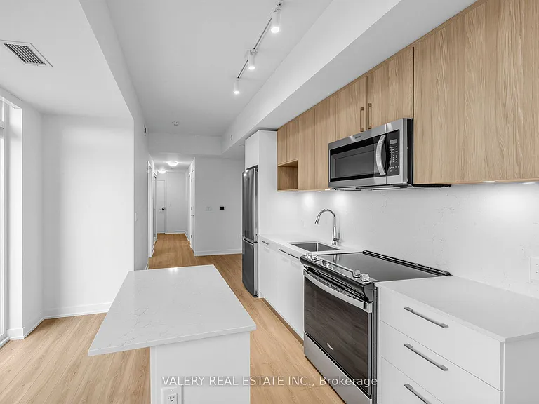 500 Plains Rd E #Penthouse 01 — Photo 4