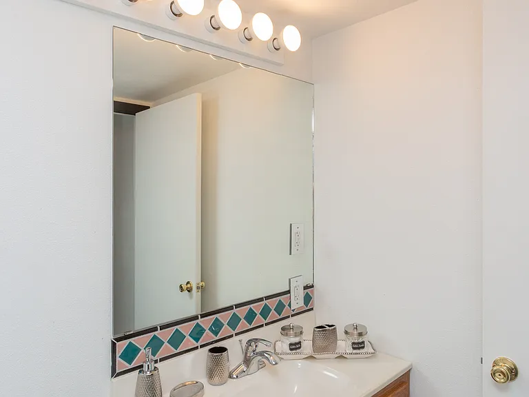 610 W Hermosa Dr — Photo 36
