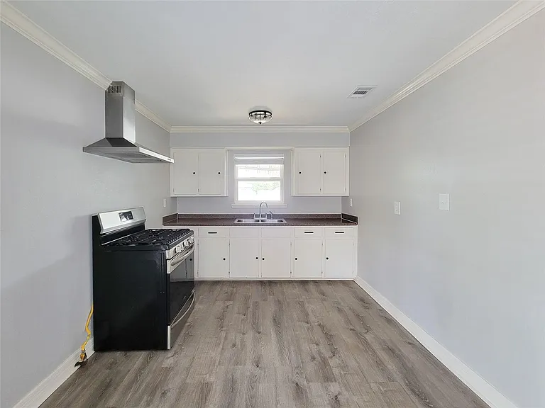 2513 Kowis St #B — Photo 5