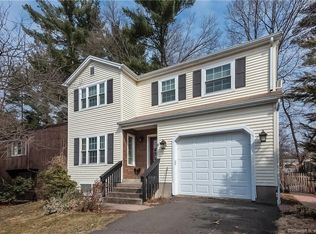 82 Litchfield Rd, Unionville, CT 06085