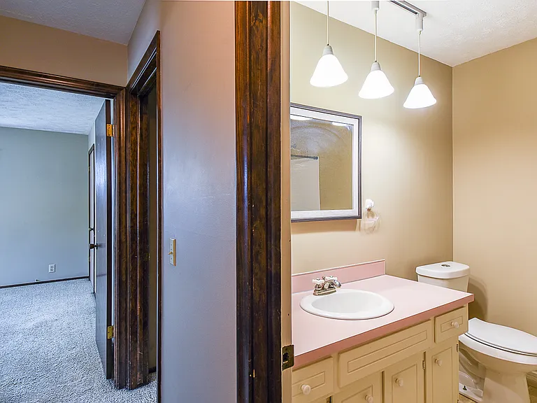10205 T Cir — Photo 17