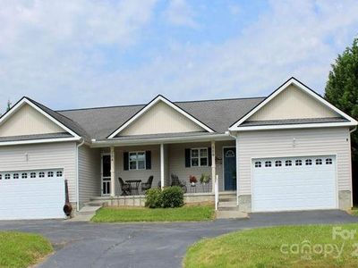 50 Duncan Rd, Flat Rock, NC, 28731