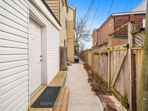 3rd image of 134 Millicent St