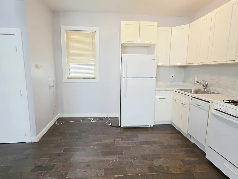 29 Bartholdi Ave #1B — Photo 9