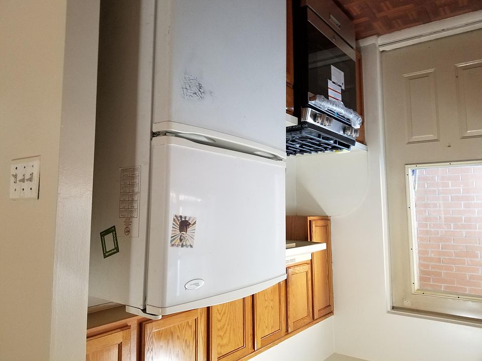 2nd image of 77 Dahlgren Pl APT 3B