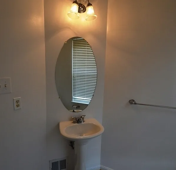 1016 Meandering Way — Photo 23