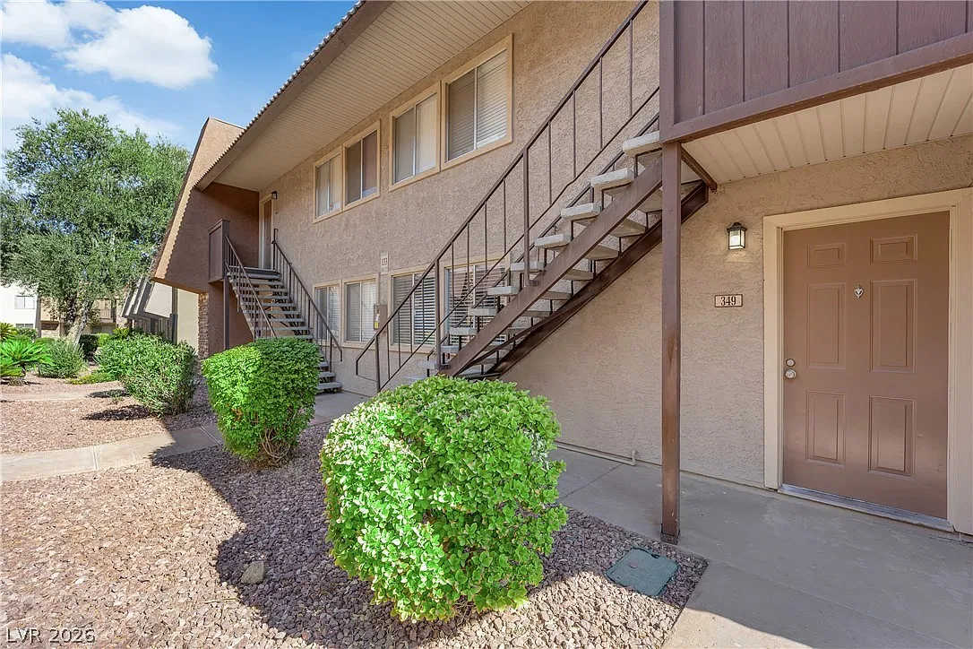3 bed, 2.0 bath, 1444 sqft, $1,650 — Photo 3