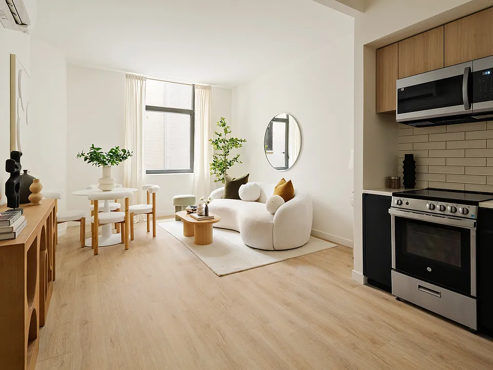 110 W 32nd St #4K