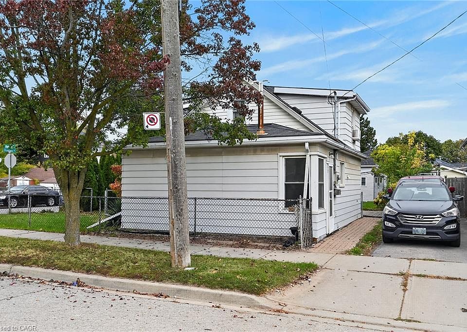1st image of 747 Rennie St