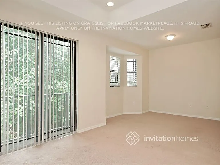 627 NE 35th Ave — Photo 13