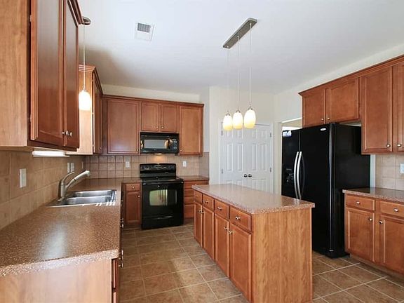 5th image of 8603 Summer Serenade Dr