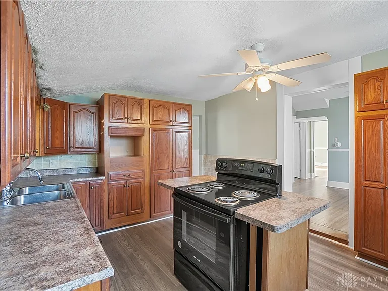 149 Boltin St — Photo 12