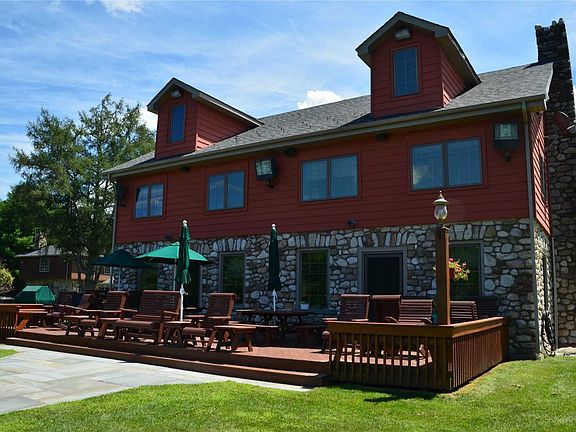 3rd image of 510-514 Wolf Lake Rd