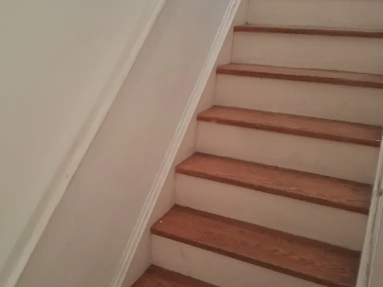 1421 Dundas St W — Photo 11