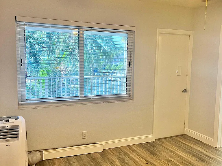 2815 NE 33rd Ave #205 — Photo 5