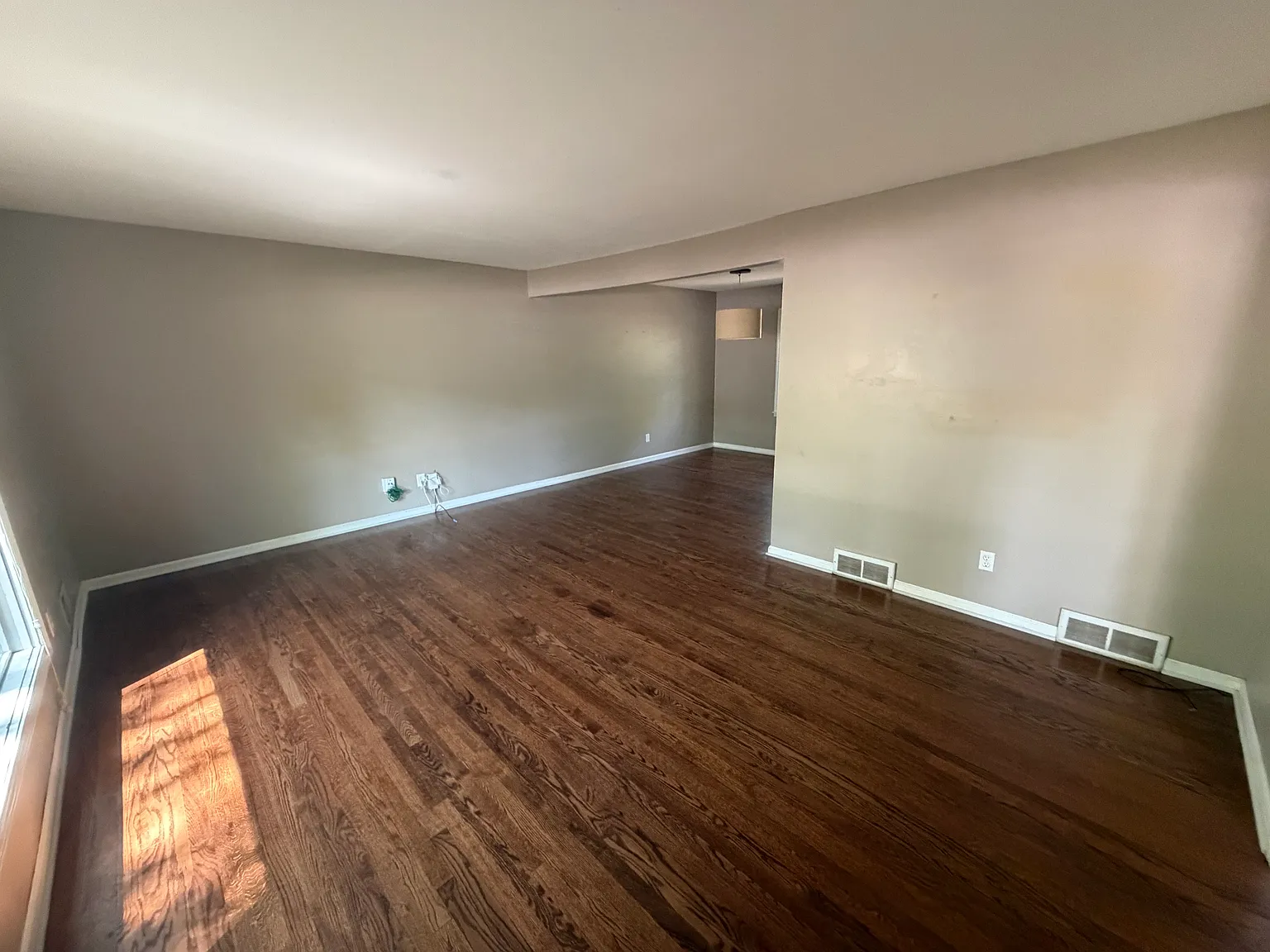 4 bed, 1710 sqft, $2,495 — Photo 3