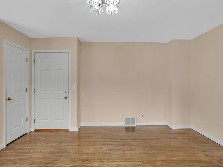 4949 Jackson St NE — Photo 4