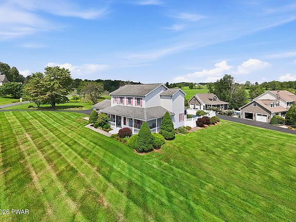 2nd image of 10 Spring Meadow Ct