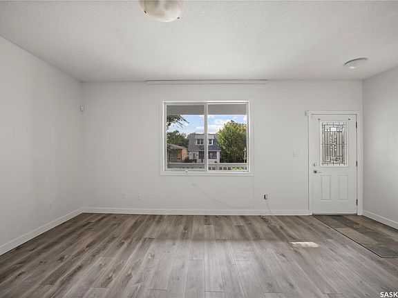 4th image of 1337 Athol STREET