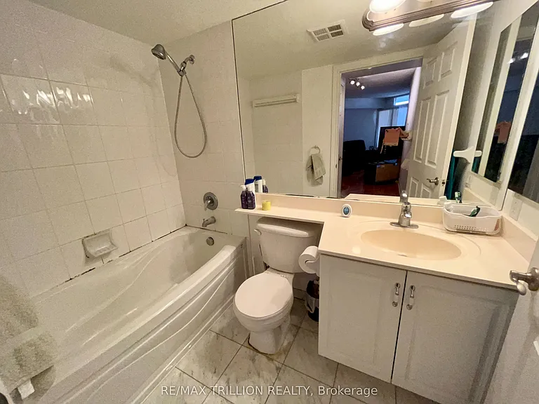78 Harrison Garden Blvd #1014 — Photo 21