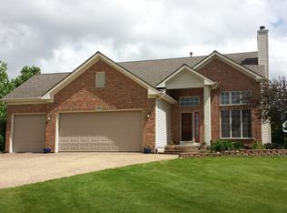 18009 Springbrook Cir, Union, IL 60180