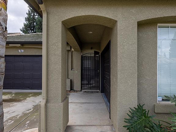 4th image of 1635 E Dorothea Avenue