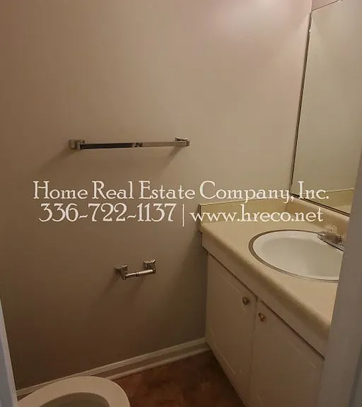 1453 Brookwood Dr #B — Photo 3