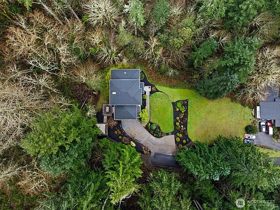 3rd image of 9811 Ridgeway Drive