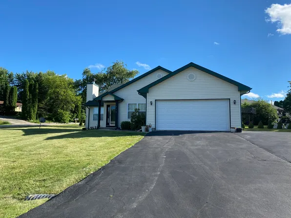 313 Talladega Dr SW, Poplar Grove, IL 61065