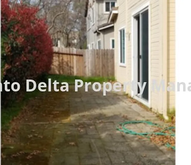 433 Coventry Ct — Photo 22