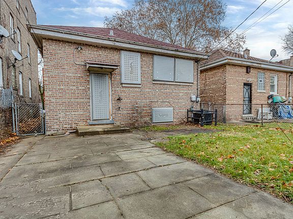 4th image of 8132 S Kingston Ave